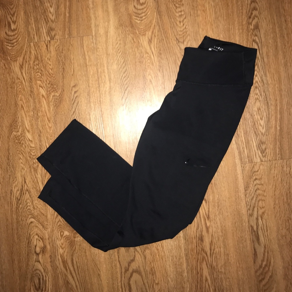 Nike cropped leggings